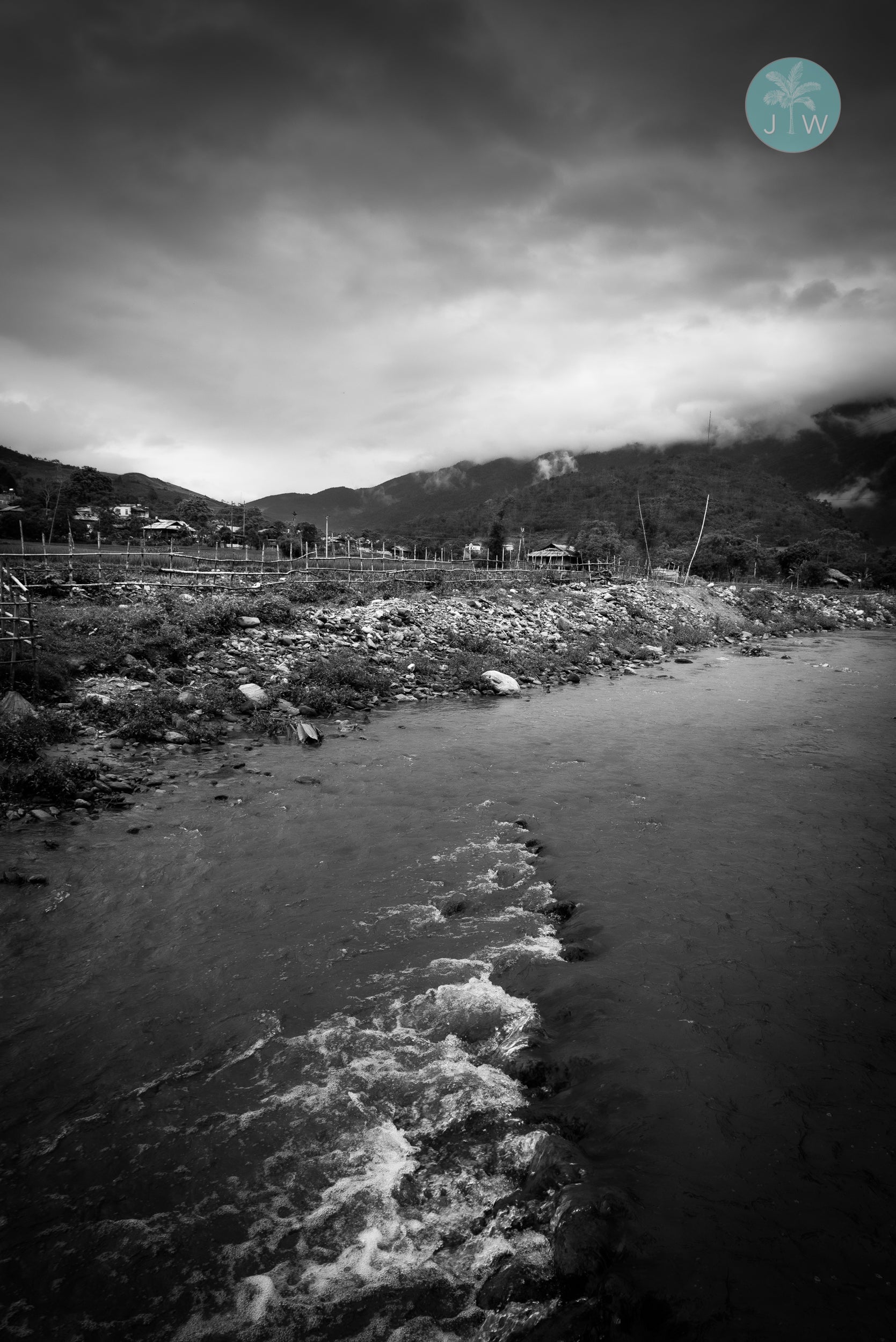 Mù Cang Chải Stream B&W