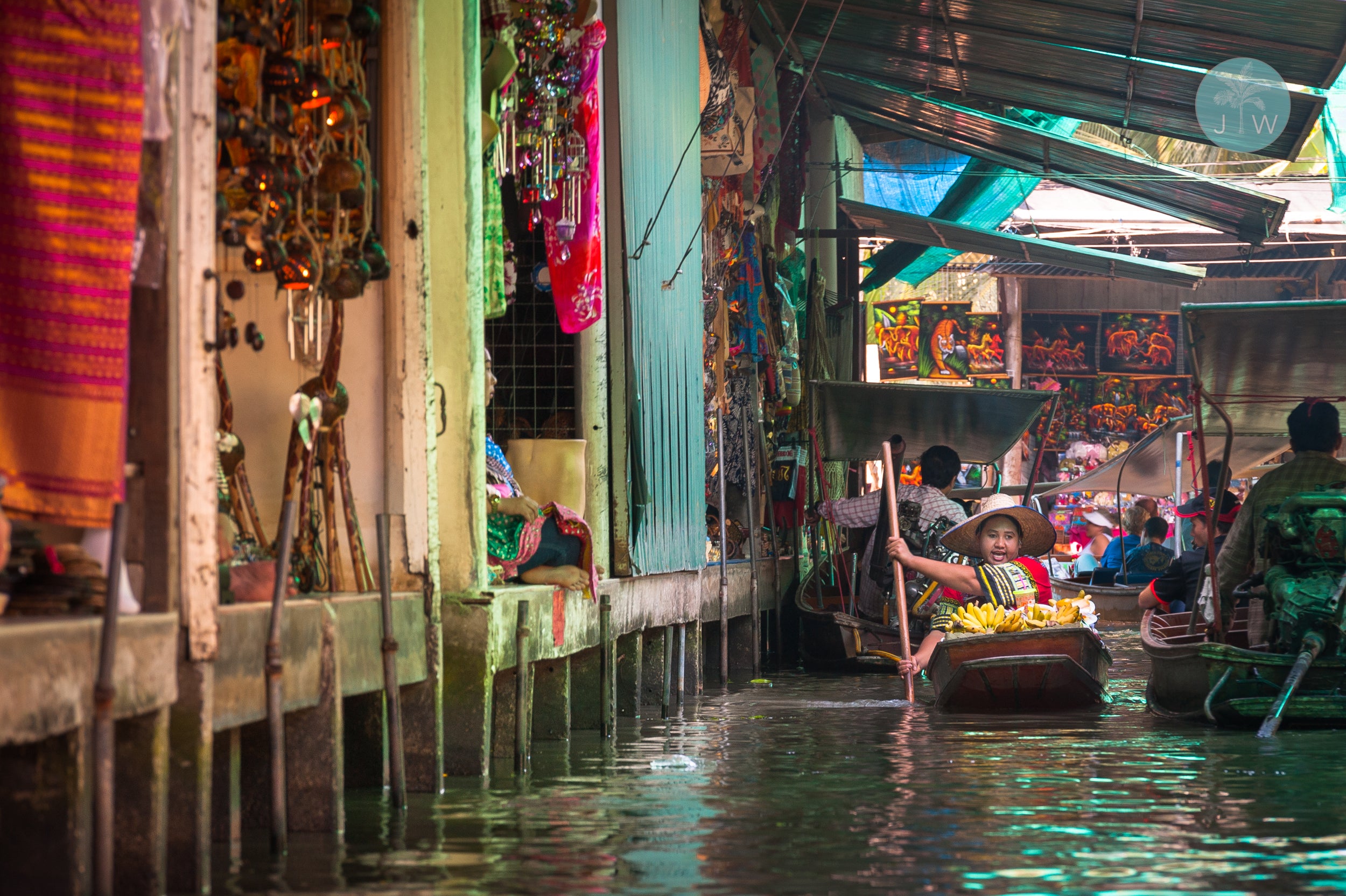 Damnoen Saduak Floating Market